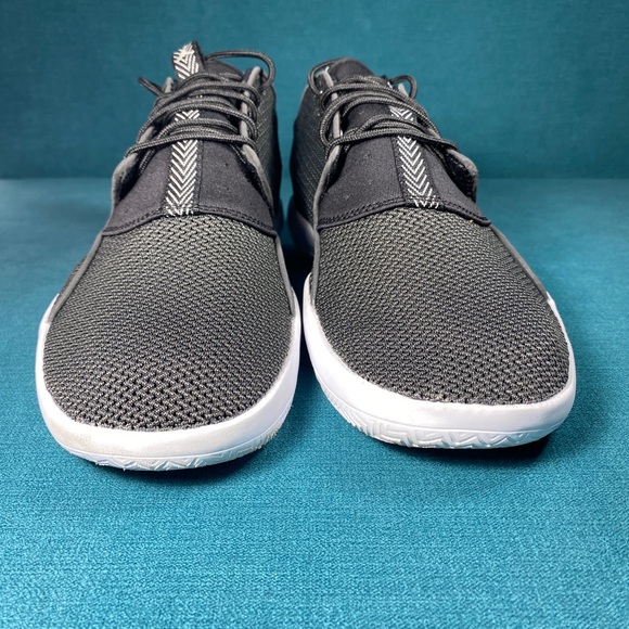 Size 8.5 - Men’s Nike Jordan Eclipse black shoes - Picture 5 of 9